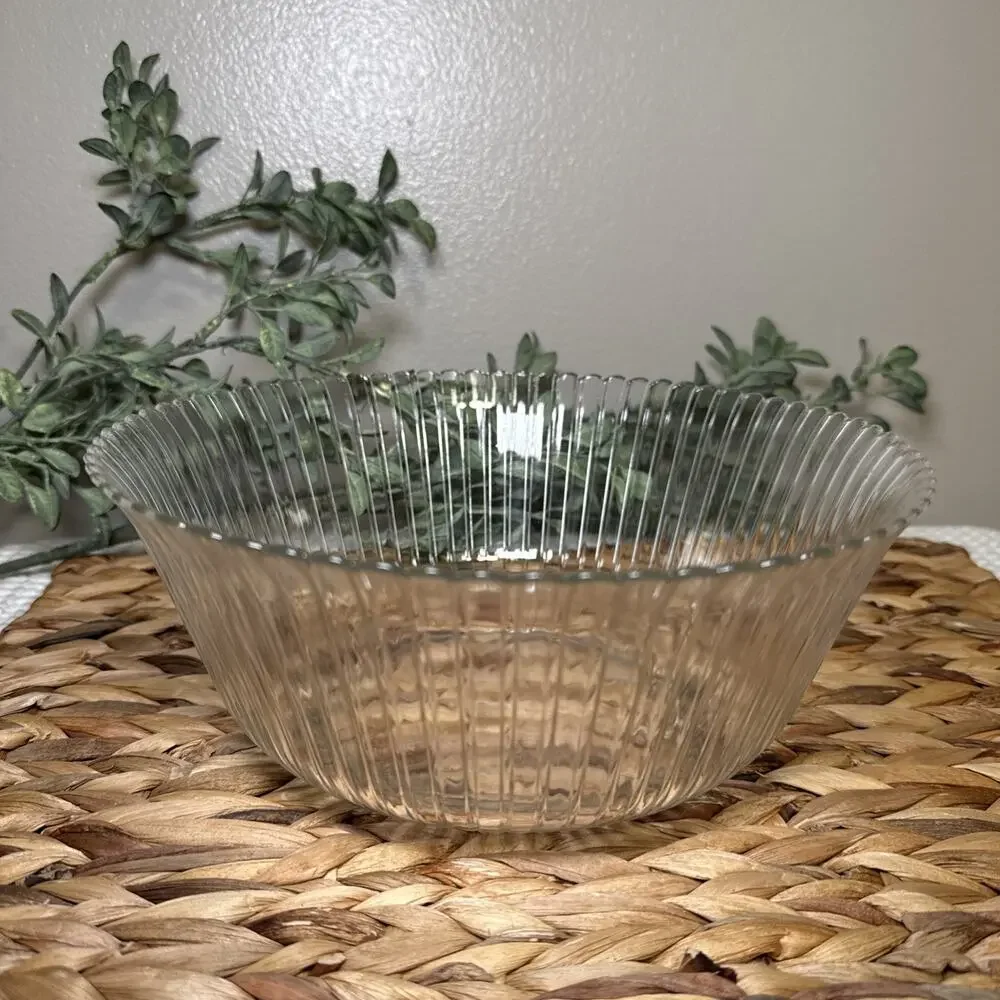 Arcoroc France Fleur Clear Glass Ribbed Serving Salad Bowl 9.3” Scalloped Rim